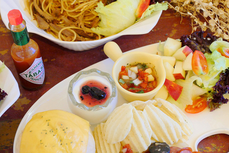 筆加索創意料理:港味義式料理 還有會發光的氣泡飲料好拍又好喝!想吃早午餐 義大利麵 燉飯跟焗烤通通有!