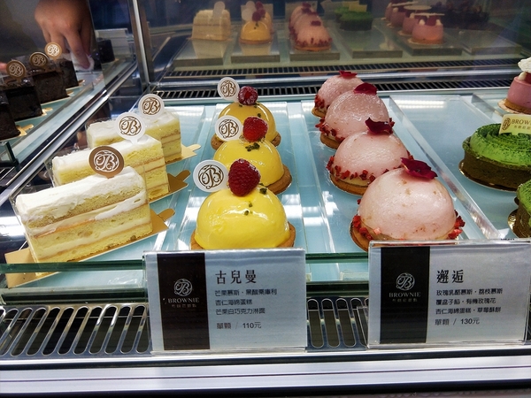 一德洋樓：【台中市景點】一德洋樓~結合愛情和巴洛克式的歷史建築 禧院喜餅客制化 品味洋樓甜點