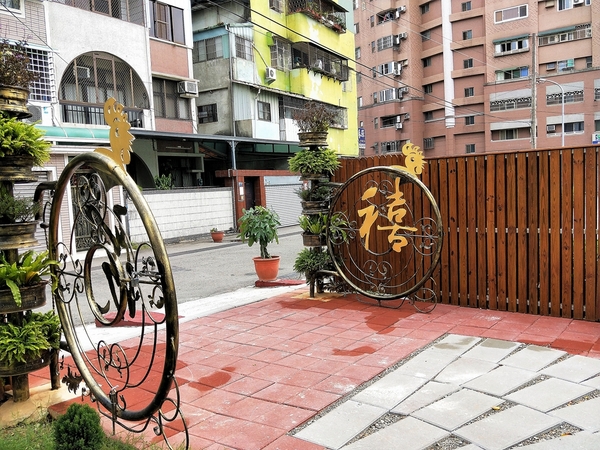 一德洋樓：【台中市景點】一德洋樓~結合愛情和巴洛克式的歷史建築 禧院喜餅客制化 品味洋樓甜點