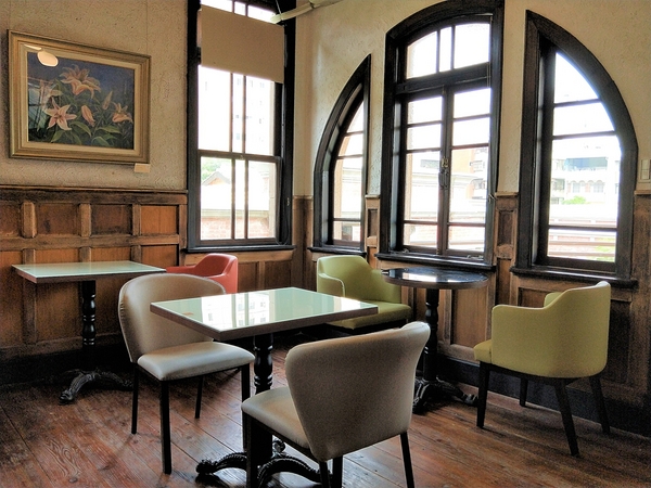 一德洋樓：【台中市景點】一德洋樓~結合愛情和巴洛克式的歷史建築 禧院喜餅客制化 品味洋樓甜點