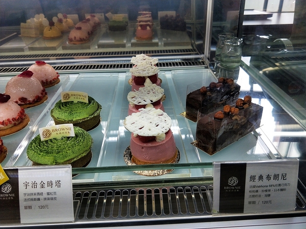 一德洋樓：【台中市景點】一德洋樓~結合愛情和巴洛克式的歷史建築 禧院喜餅客制化 品味洋樓甜點