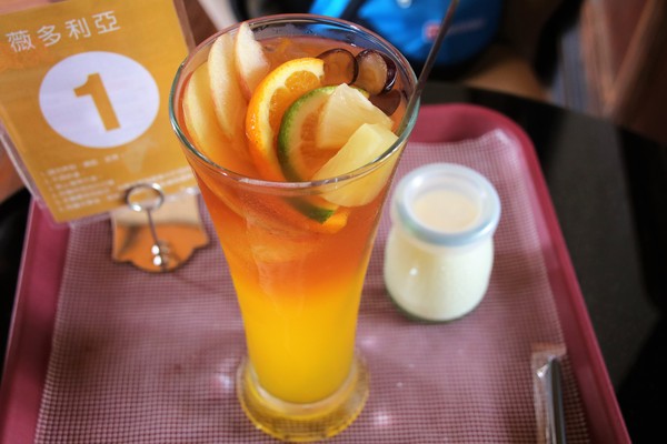 一德洋樓：【台中市景點】一德洋樓~結合愛情和巴洛克式的歷史建築 禧院喜餅客制化 品味洋樓甜點