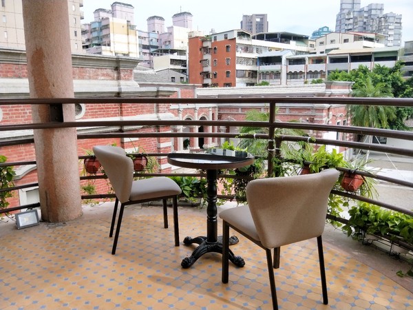 一德洋樓：【台中市景點】一德洋樓~結合愛情和巴洛克式的歷史建築 禧院喜餅客制化 品味洋樓甜點