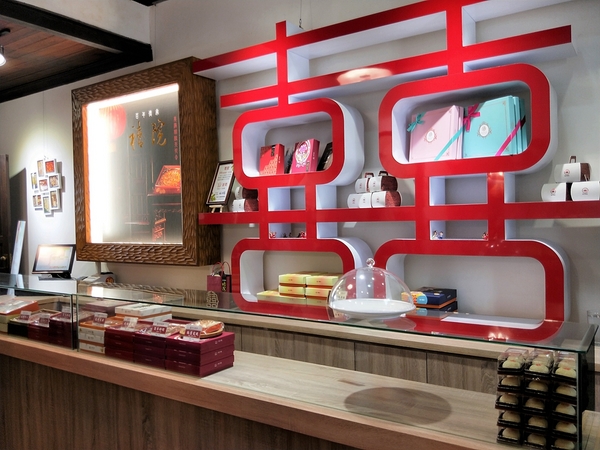 一德洋樓：【台中市景點】一德洋樓~結合愛情和巴洛克式的歷史建築 禧院喜餅客制化 品味洋樓甜點