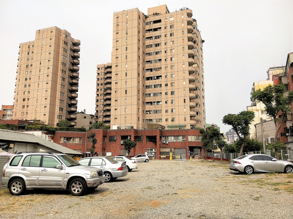 一德洋樓：【台中市景點】一德洋樓~結合愛情和巴洛克式的歷史建築 禧院喜餅客制化 品味洋樓甜點