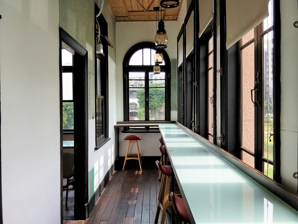 一德洋樓：【台中市景點】一德洋樓~結合愛情和巴洛克式的歷史建築 禧院喜餅客制化 品味洋樓甜點