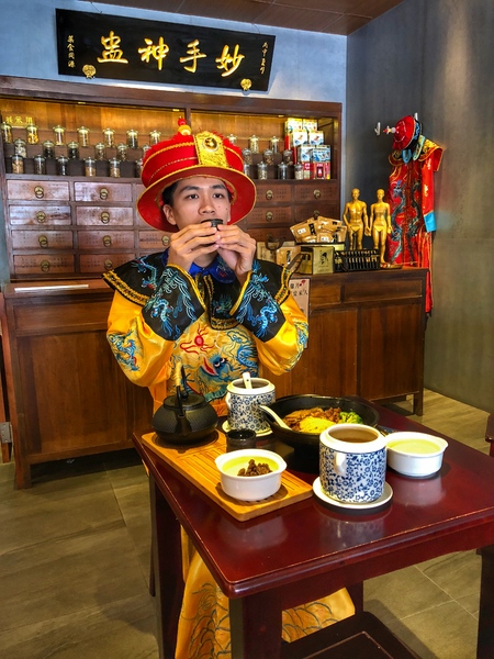 唐太盅:唐太盅養生燉品甜湯-公益創始店(邀約):帝王食補/妙手神品,古樸風格+養生餐點(打卡均享優惠價(๑•̀ㅂ•́)و✧ 還能穿古裝體驗宮廷生活XD