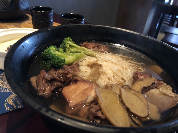 唐太盅:唐太盅養生燉品甜湯-公益創始店(邀約):帝王食補/妙手神品,古樸風格+養生餐點(打卡均享優惠價(๑•̀ㅂ•́)و✧ 還能穿古裝體驗宮廷生活XD