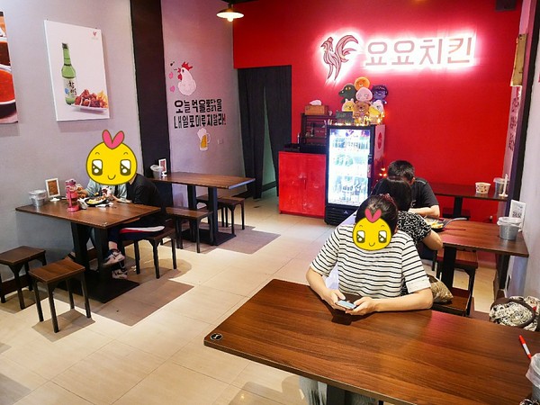 釜山崔炸雞 요요치킨(漢口店): 釜山崔炸雞요요치킨-台中漢口路上韓式炸雞 超適合下班之後三五好友聚餐 韓式炸雞配啤酒 瞬間化身千頌伊