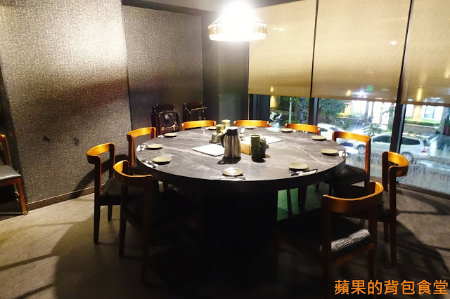 [食記] 新竹東區 - 錵鑶日本料理 新竹旗艦店 鮮嫩無筋生魚片 干貝漢堡 生蠔 有青又多汁 握壽司套餐吃巧又吃飽 新竹美食