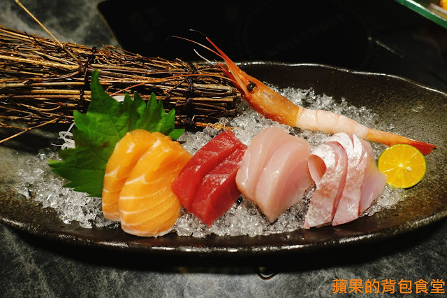 [食記] 新竹東區 - 錵鑶日本料理 新竹旗艦店 鮮嫩無筋生魚片 干貝漢堡 生蠔 有青又多汁 握壽司套餐吃巧又吃飽 新竹美食