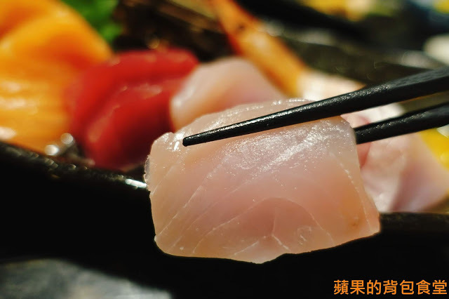 [食記] 新竹東區 - 錵鑶日本料理 新竹旗艦店 鮮嫩無筋生魚片 干貝漢堡 生蠔 有青又多汁 握壽司套餐吃巧又吃飽 新竹美食