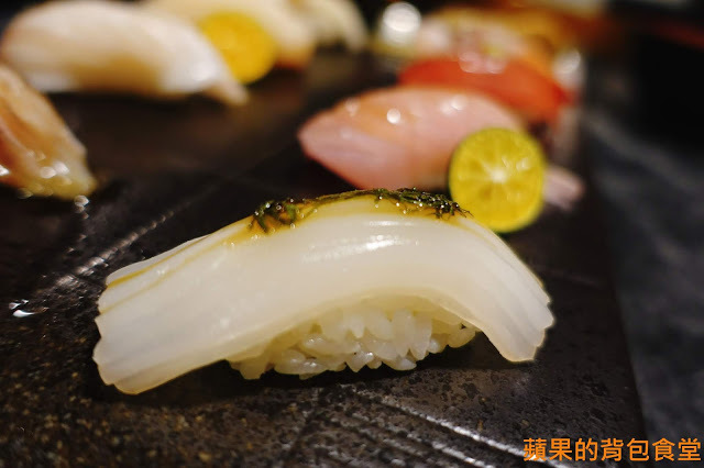 [食記] 新竹東區 - 錵鑶日本料理 新竹旗艦店 鮮嫩無筋生魚片 干貝漢堡 生蠔 有青又多汁 握壽司套餐吃巧又吃飽 新竹美食