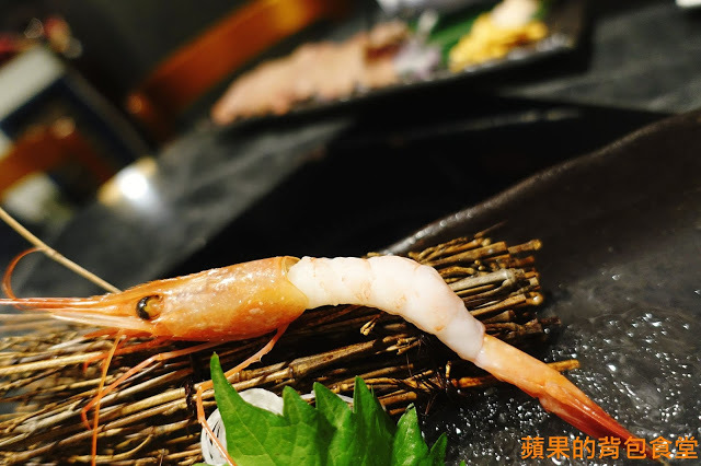 [食記] 新竹東區 - 錵鑶日本料理 新竹旗艦店 鮮嫩無筋生魚片 干貝漢堡 生蠔 有青又多汁 握壽司套餐吃巧又吃飽 新竹美食