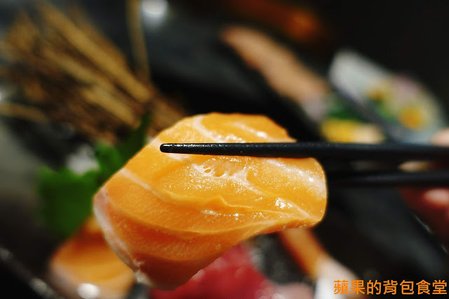 [食記] 新竹東區 - 錵鑶日本料理 新竹旗艦店 鮮嫩無筋生魚片 干貝漢堡 生蠔 有青又多汁 握壽司套餐吃巧又吃飽 新竹美食