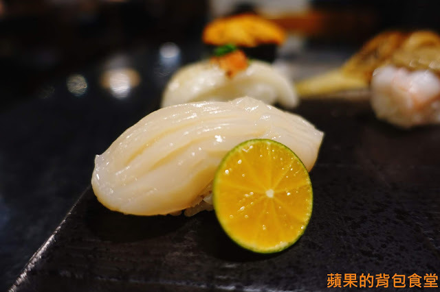 [食記] 新竹東區 - 錵鑶日本料理 新竹旗艦店 鮮嫩無筋生魚片 干貝漢堡 生蠔 有青又多汁 握壽司套餐吃巧又吃飽 新竹美食