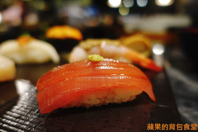 [食記] 新竹東區 - 錵鑶日本料理 新竹旗艦店 鮮嫩無筋生魚片 干貝漢堡 生蠔 有青又多汁 握壽司套餐吃巧又吃飽 新竹美食