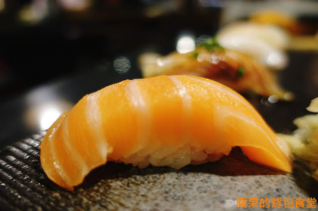 [食記] 新竹東區 - 錵鑶日本料理 新竹旗艦店 鮮嫩無筋生魚片 干貝漢堡 生蠔 有青又多汁 握壽司套餐吃巧又吃飽 新竹美食