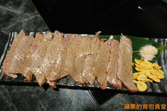 [食記] 新竹東區 - 錵鑶日本料理 新竹旗艦店 鮮嫩無筋生魚片 干貝漢堡 生蠔 有青又多汁 握壽司套餐吃巧又吃飽 新竹美食