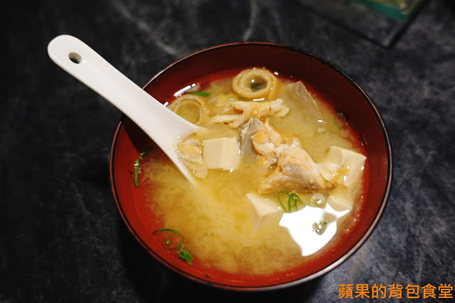 [食記] 新竹東區 - 錵鑶日本料理 新竹旗艦店 鮮嫩無筋生魚片 干貝漢堡 生蠔 有青又多汁 握壽司套餐吃巧又吃飽 新竹美食