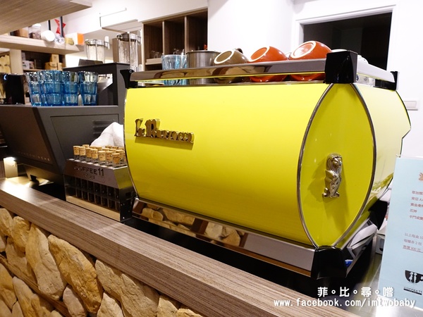 11號咖啡：【萬華美食】11號精品咖啡 嚴選高品質的咖啡  世界級的藝妓咖啡讓您喝到最原始的自然純粹 值得您來細細品嚐！