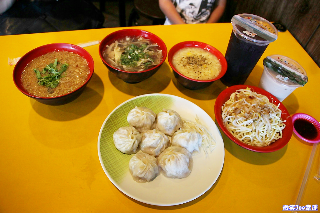 彰化市|早餐時段人潮滿滿的大元手工鮮肉湯包。 - 微笑Joe幸運