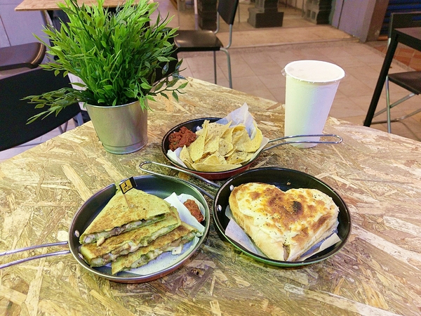 9PM 玖點:9PM 玖點-台灣大道超夯美食 晚上九點才營業 牽絲無極限的焗烤三明治 燒得大家體無完膚 快來找超美闆娘吃宵夜