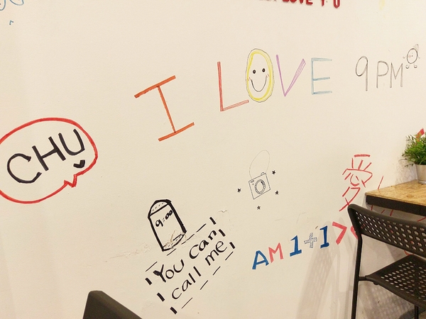 9PM 玖點：9PM 玖點-台灣大道超夯美食  晚上九點才營業  牽絲無極限的焗烤三明治  燒得大家體無完膚  快來找超美闆娘吃宵夜