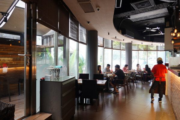 物超所值的信義區餐廳-六張犁站亨利客原味炭烤牛排，亨利客頂級牛排就愛大口吃88折、壽星生日優惠