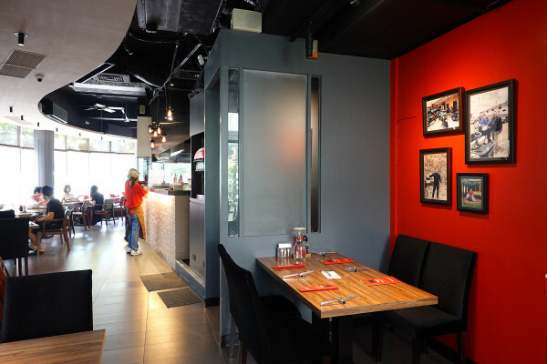 物超所值的信義區餐廳-六張犁站亨利客原味炭烤牛排，亨利客頂級牛排就愛大口吃88折、壽星生日優惠