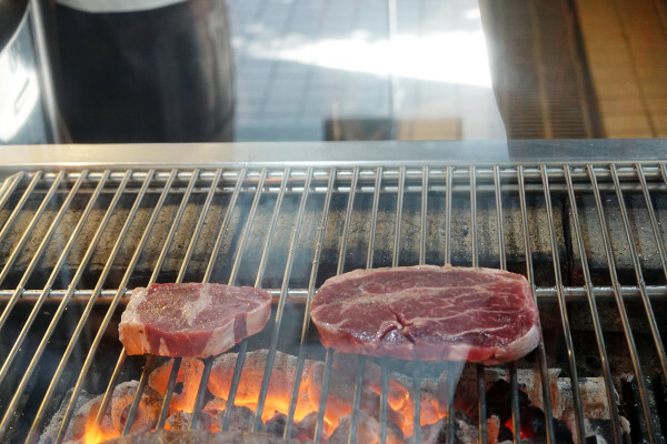 物超所值的信義區餐廳-六張犁站亨利客原味炭烤牛排，亨利客頂級牛排就愛大口吃88折、壽星生日優惠