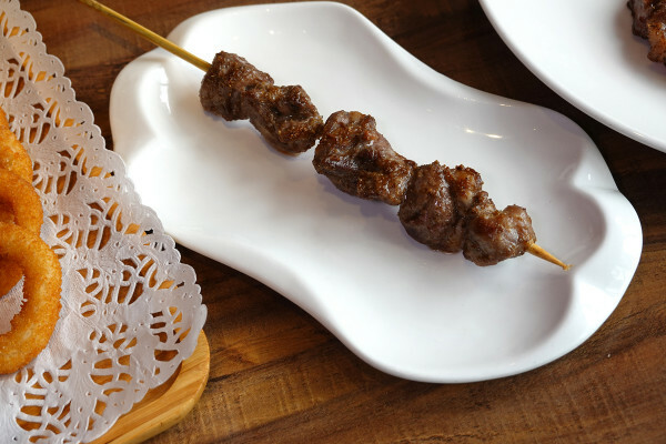 物超所值的信義區餐廳-六張犁站亨利客原味炭烤牛排，亨利客頂級牛排就愛大口吃88折、壽星生日優惠