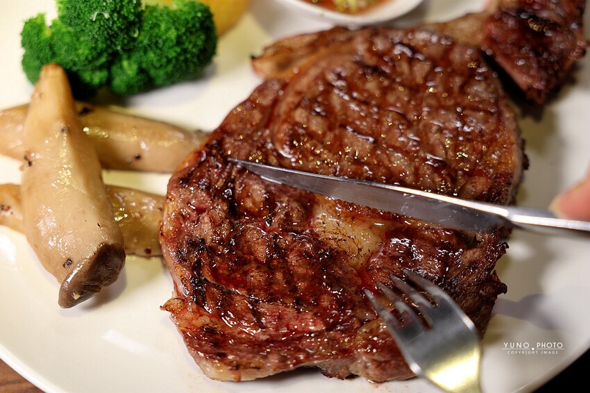 台北牛排控必訪！六張犁站亨利客原味炭烤牛排，高CP值Prime級牛排。
