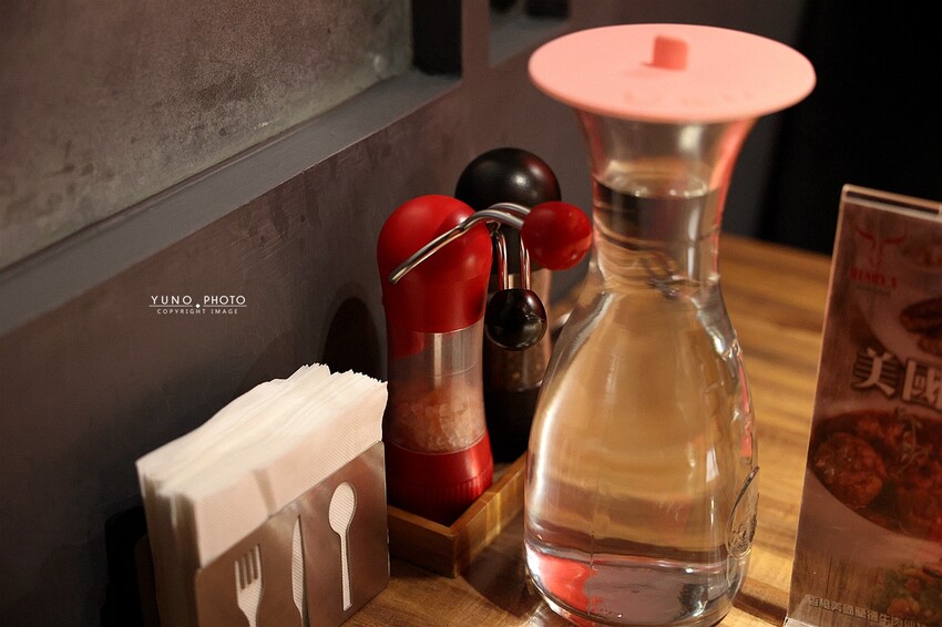 台北牛排控必訪！六張犁站亨利客原味炭烤牛排，高CP值Prime級牛排。