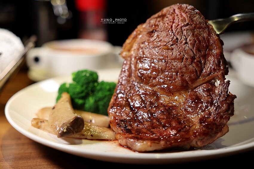 台北牛排控必訪！六張犁站亨利客原味炭烤牛排，高CP值Prime級牛排。