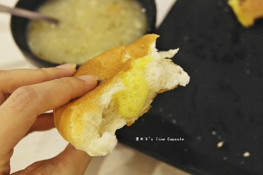 魔力牛牛排館-台南平價牛排，肉份量多，還可免費加麵!!物超所值!(台南安中店)