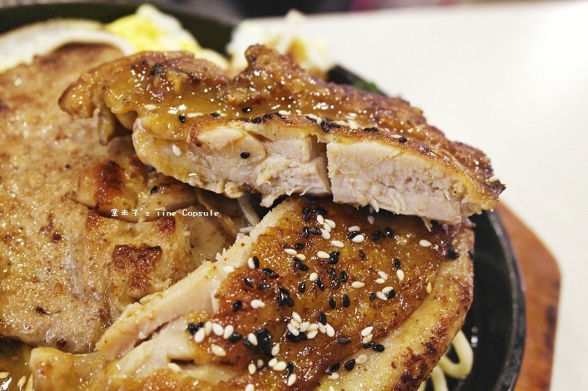 魔力牛牛排館-台南平價牛排，肉份量多，還可免費加麵!!物超所值!(台南安中店)