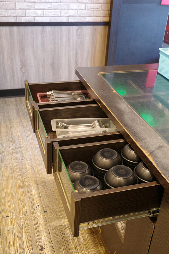 【台南平價牛排】魔力牛｜平價牛排吃起來也能很有水準！豬排表現