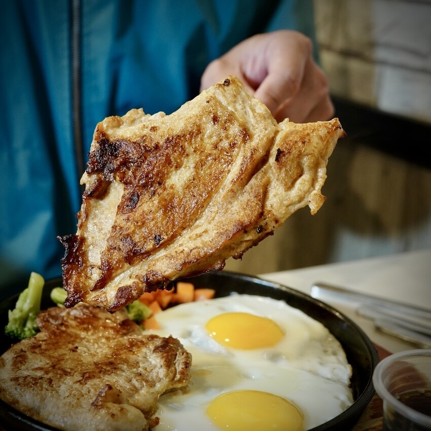 【台南安南區平價牛排推薦】魔力牛平價牛排｜雙拼270起，海陸