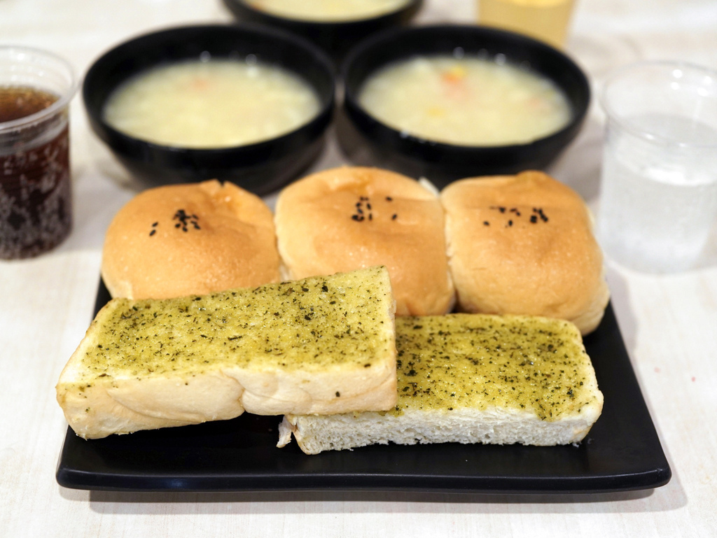 【台南平價牛排】魔力牛牛排館│雙拼大滿足！份量大選擇多超有C