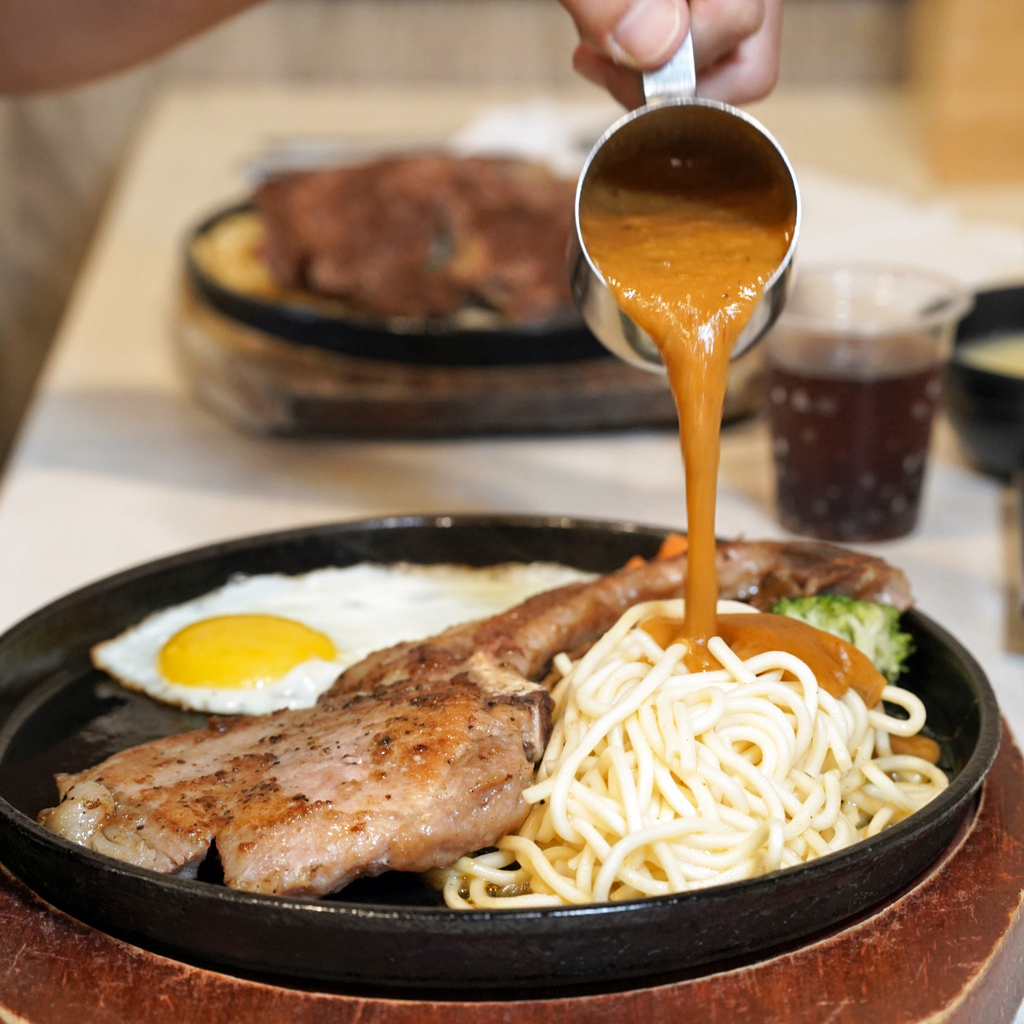 【台南平價牛排】魔力牛牛排館│雙拼大滿足！份量大選擇多超有C