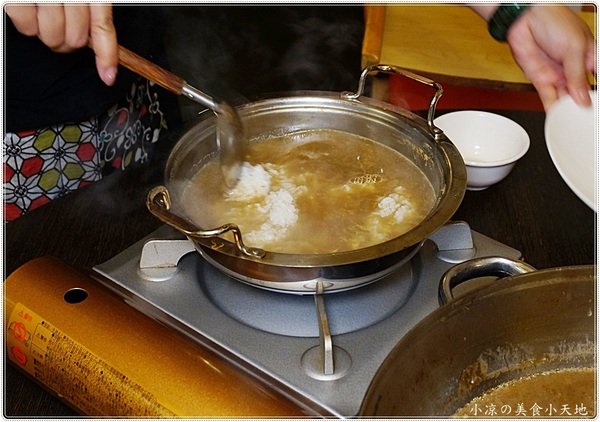 新家香 沙茶火鍋城：新家香沙茶火鍋城║食尚玩家推薦，燒酒烏骨雞、燒酒大草蝦，火鍋、串燒一次滿足(還有個人鍋唷)