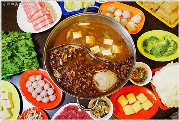 新家香 沙茶火鍋城：新家香沙茶火鍋城║食尚玩家推薦，燒酒烏骨雞、燒酒大草蝦，火鍋、串燒一次滿足(還有個人鍋唷)