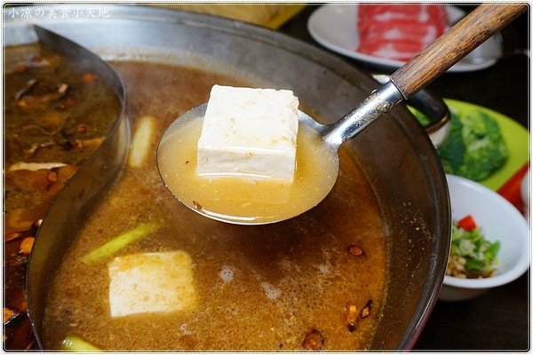 新家香 沙茶火鍋城：新家香沙茶火鍋城║食尚玩家推薦，燒酒烏骨雞、燒酒大草蝦，火鍋、串燒一次滿足(還有個人鍋唷)