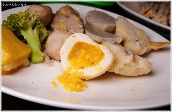 新家香 沙茶火鍋城：新家香沙茶火鍋城║食尚玩家推薦，燒酒烏骨雞、燒酒大草蝦，火鍋、串燒一次滿足(還有個人鍋唷)