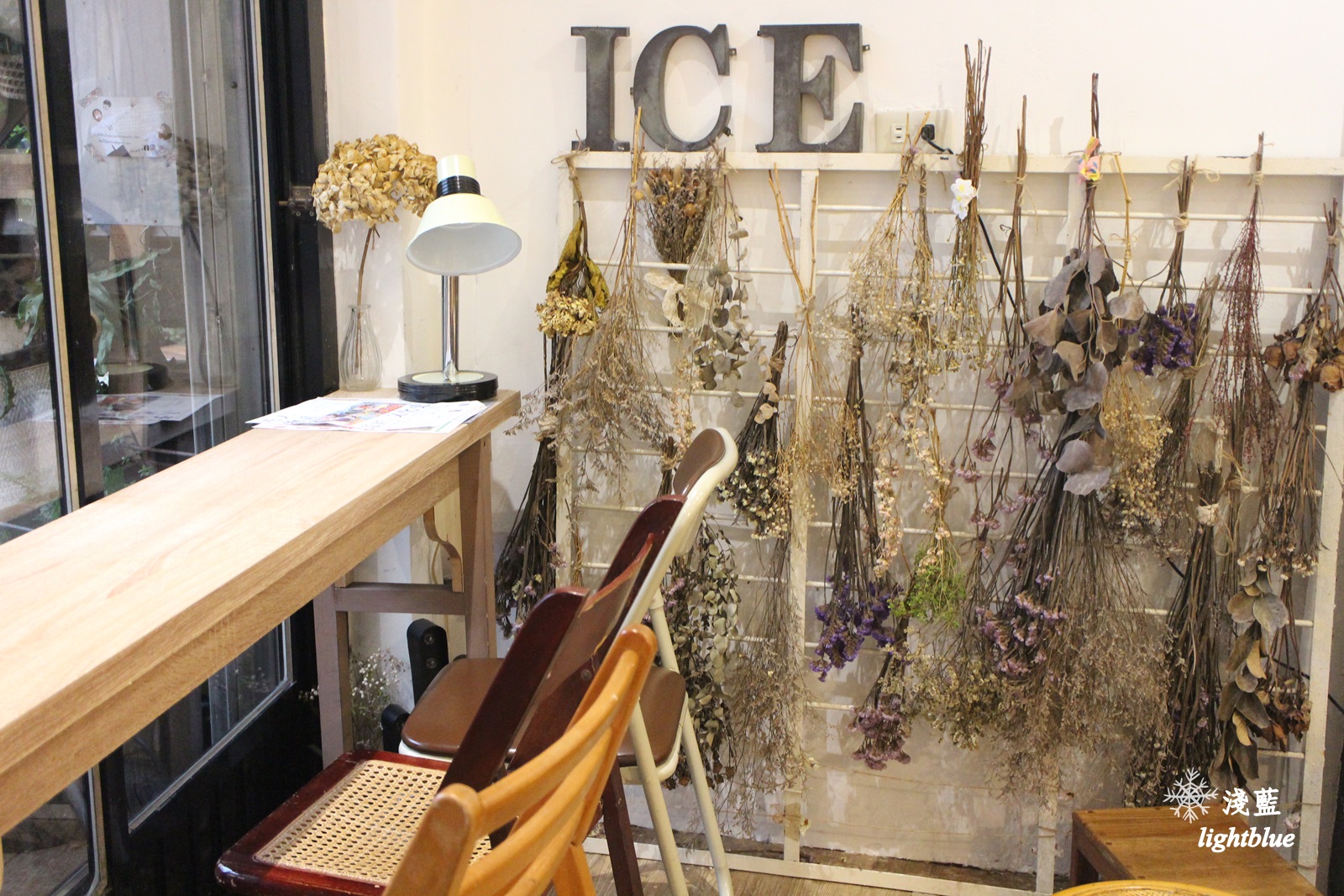 宜蘭美食:淺藍 × 小亀有 kaki gori~抹茶甜品便宜又好吃,店內復古小物與乾燥花超好拍