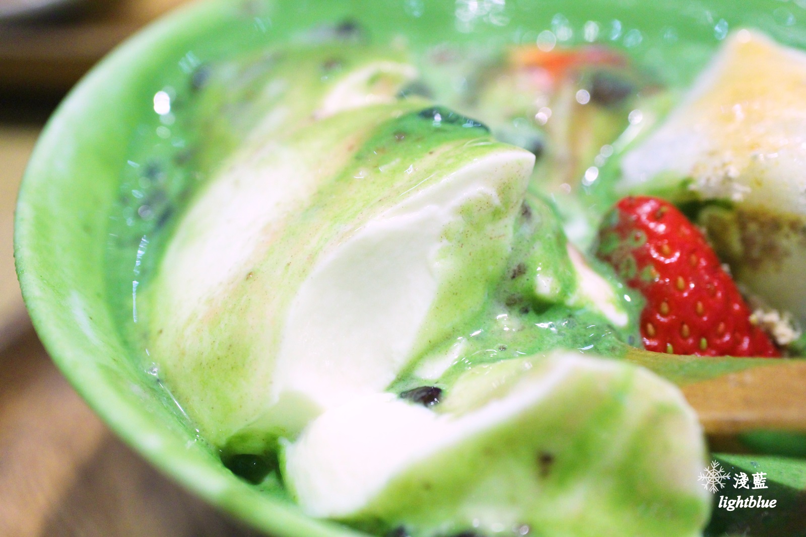 宜蘭美食:淺藍 × 小亀有 kaki gori~抹茶甜品便宜又好吃,店內復古小物與乾燥花超好拍