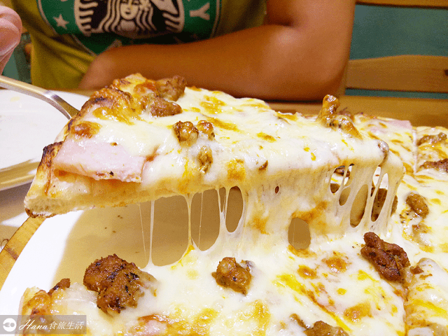 【新北三重】威立手工披薩 WEILI PIZZA | 巷弄好評隱藏美食 鄉村風親子小店 義大利麵和披薩都好吃 用料大方份量足 飲料喝到飽