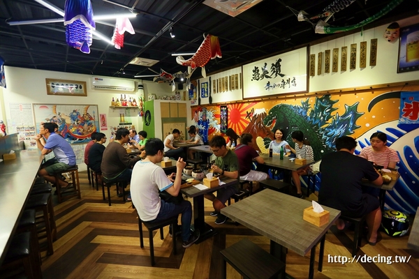 惠美須炸牛排專門店：【台南美食】惠美須炸牛排專門店：獨家販售！先炸後烤好醋V，一片牛排給你兩種口感享受