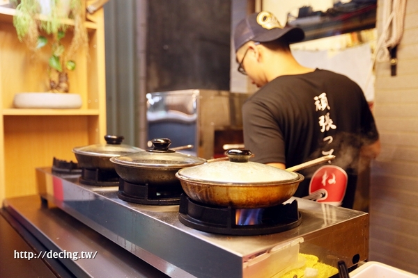 惠美須炸牛排專門店：【台南美食】惠美須炸牛排專門店：獨家販售！先炸後烤好醋V，一片牛排給你兩種口感享受